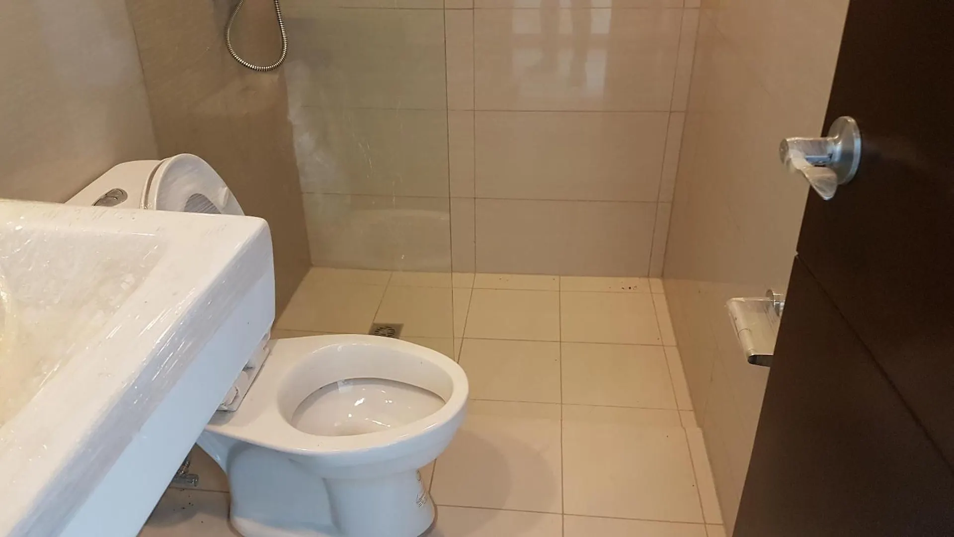 11C Tower 1 Viceroy Residences Mckinley Bgc Taguig
