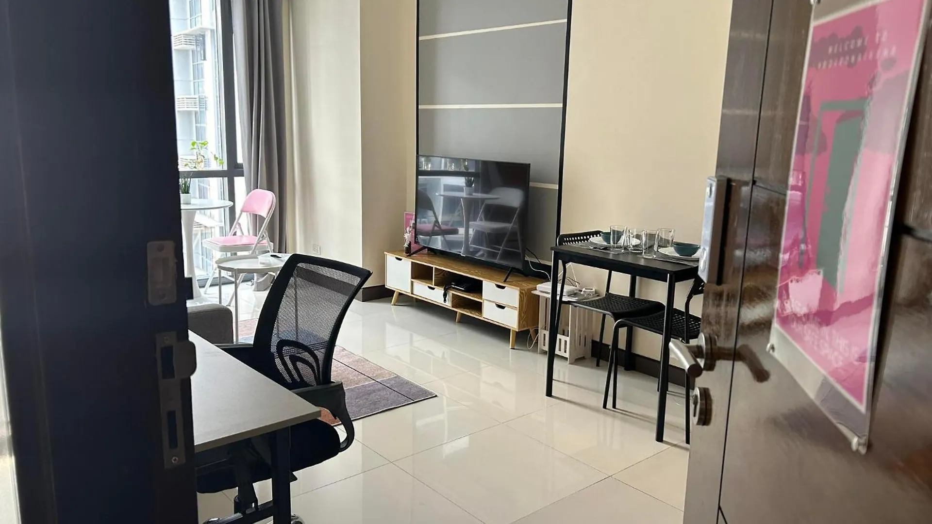Aparthotel 11C Tower 1 Viceroy Residences Mckinley Bgc Taguig