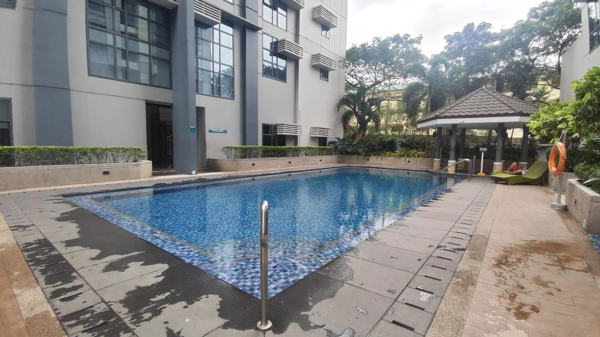 11C Tower 1 Viceroy Residences Mckinley Bgc Taguig Aparthotel